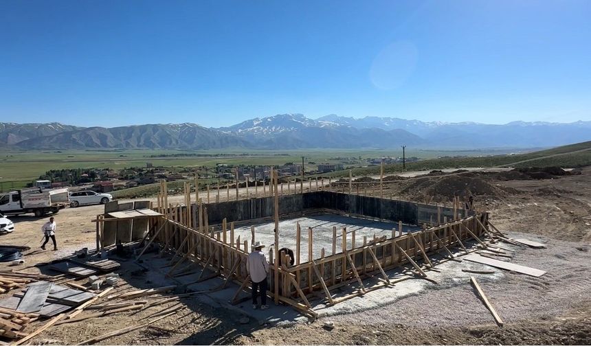 Yüksekova'da bölgenin ilk gassilhanesinin inşaatı başladı
