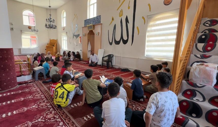 Yüksekova'da Kur'an Kursları çocuklarla şenleniyor