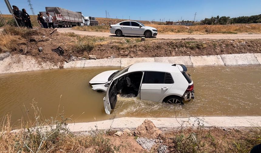 Ahlat’ta otomobil su kanalına düştü: 1 yaralı