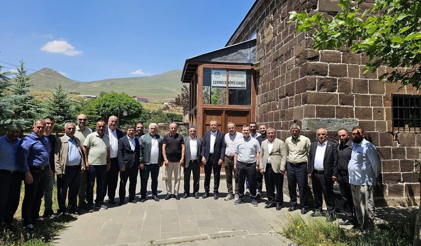 Kaymakam Demirer tarihi Ayasofya Camii'nde incelemelerde bulundu