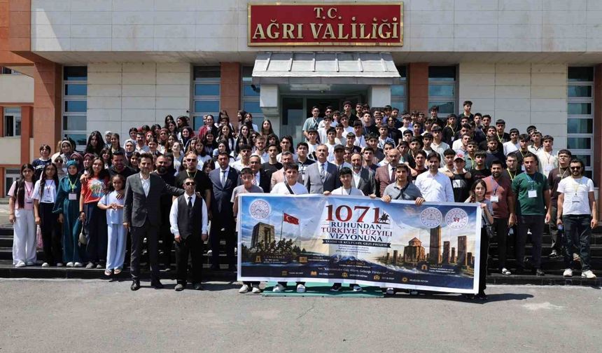 Ağrılı öğrenciler tarihin izinde: 200 öğrenci yola çıktı