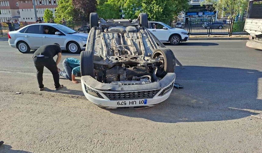 Bingöl'de çarpışan araçlardan biri ters döndü: 3 yaralı