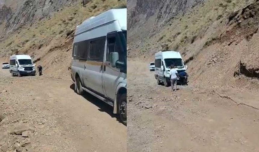 Cennet-Cehennem Vadisi'ne giden turistler yolda kaldı