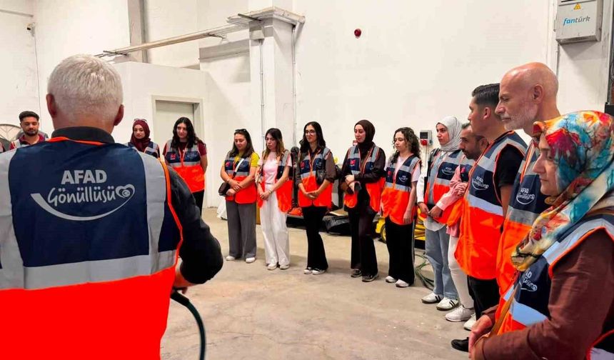 Elazığ'da AFAD gönüllülerine hafif arama ve kurtarma eğitimi