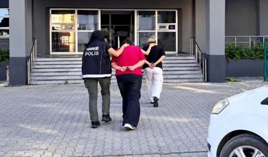 Hakkari'de mide ve bağırsaklarında uyuşturucu taşıyan 3 İranlı tutuklandı