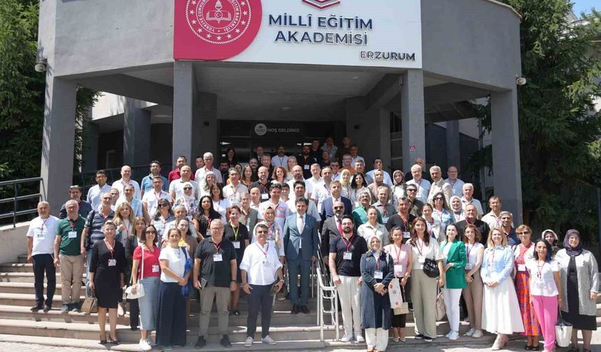 Mesleki ve Teknik Eğitimde Türkiye Yüzyılı Maarif Modeli öğretmen eğitici eğitimi