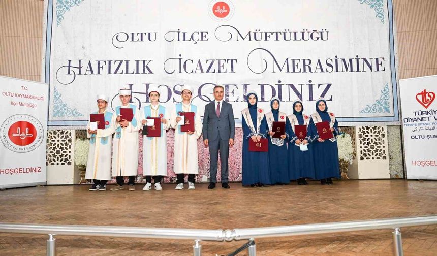 Oltu'da 54 hafız için icazet merasimi gerçekleştirildi