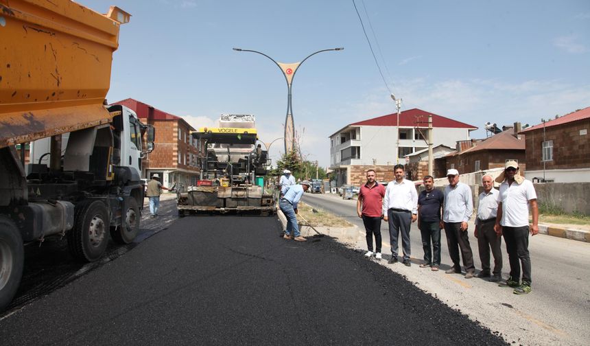 Ahlat'ta asfalt rekoru: 2,5 yılda 30 kilometrelik yol yenilendi