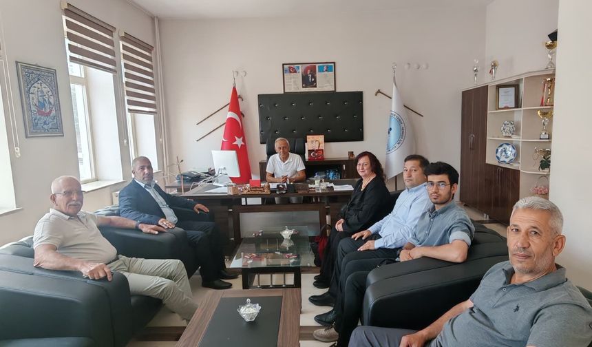 Atayurt Ahlat Derneği'nden HEM Müdürü Bilgeç'e ziyaret