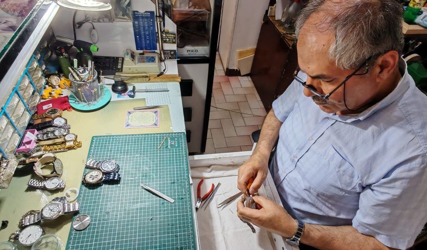 “Ahlat’ta zamanın izini süren saat ustası