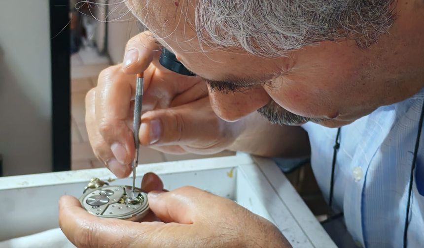 Cep saatleri tarihe karıştı, Ahlatlı usta değişimi anlattı