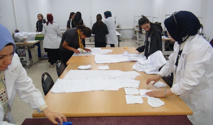 Tatvan’da öğrenciler üretti, öğretmenler kullandı