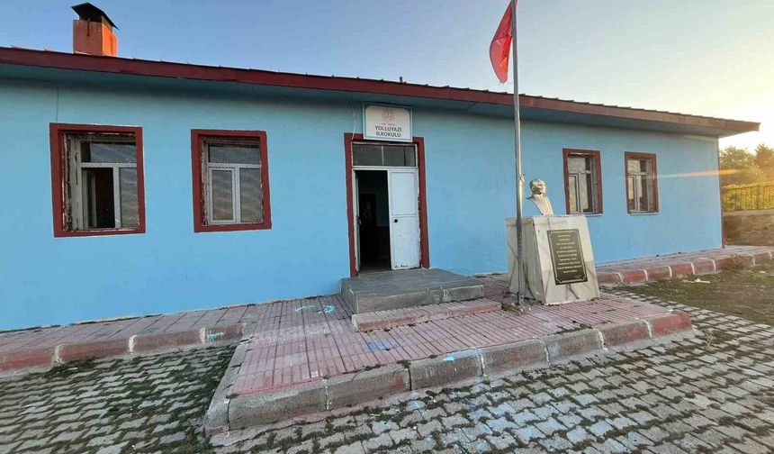 Ağrı'da okullar yeni döneme pırıl pırıl hazırlandı