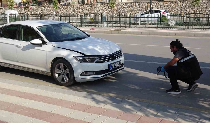 Otomobilin çarptığı yaşlı adam ağır yaralandı