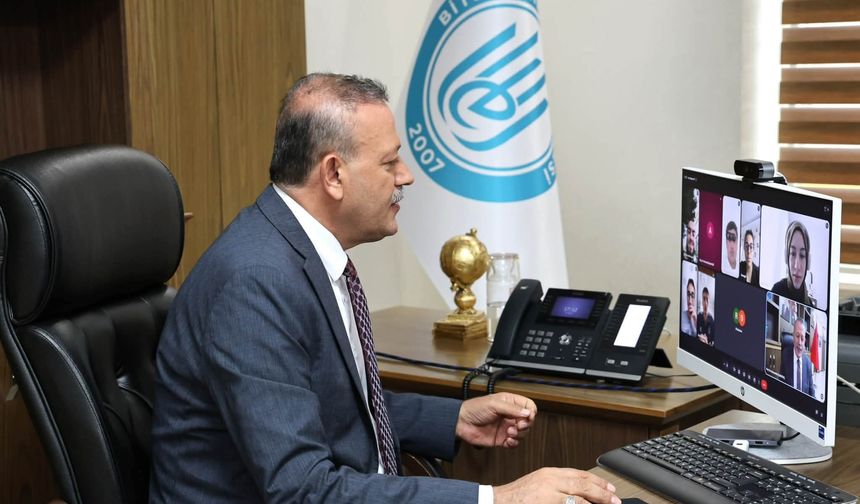Rektör Elmastaş, Tıp Fakültesi öğrencileriyle çevrim içi buluştu