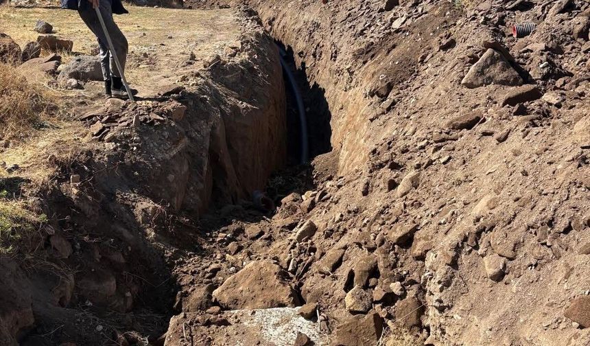 Ahlat Kırıkkaya’da altyapı çalışmaları sürüyor
