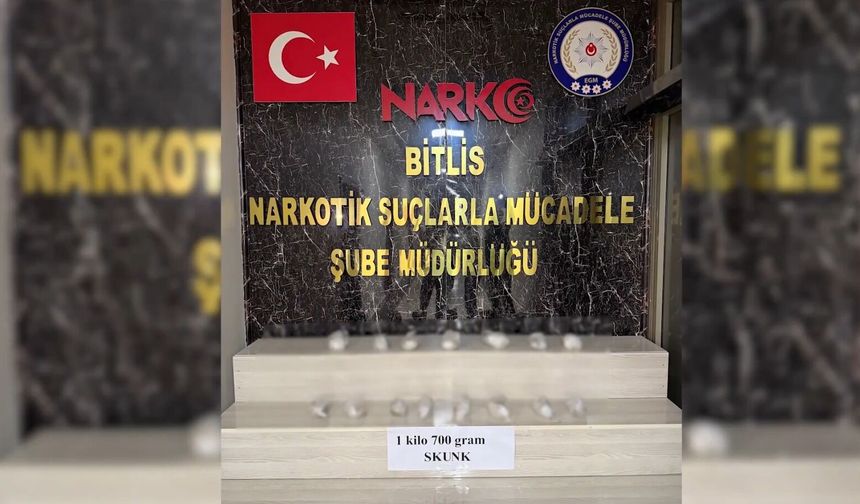 Tatvan’da araçta 1 kilo 700 gram skunk ele geçirildi