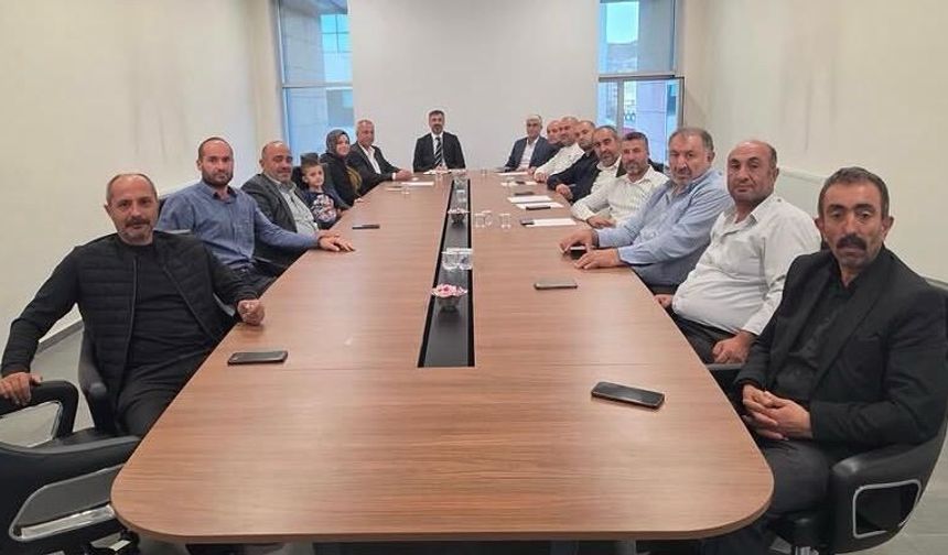 Başkan Tanğlay, mahalle muhtarlarıyla bir araya geldi