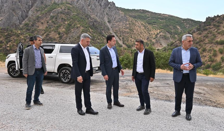 Hizan’da 9 kilometrelik güvenlik yolu asfaltlanıyor