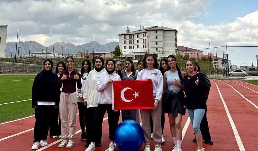 Bitlis’te Cumhuriyet Kadınları Egzersiz Etkinliğinde Buluştu