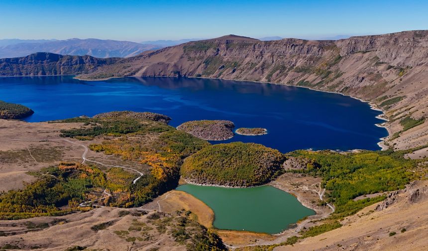 Nemrut Kalderası’nın sonbahar güzelliği dronla görüntülendi