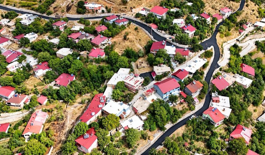 Bitlis’te yol çalışmaları devam ediyor