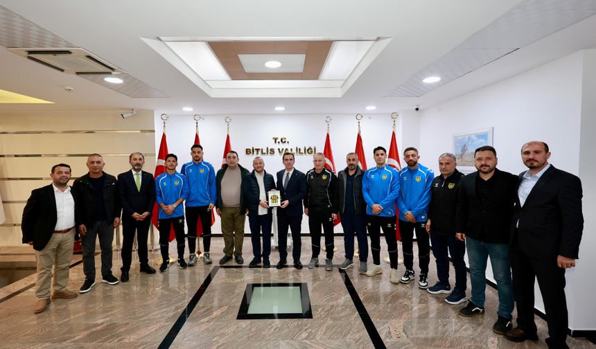 Bitlis Spor 1916’dan Vali Karakaya’ya teşekkür ziyareti